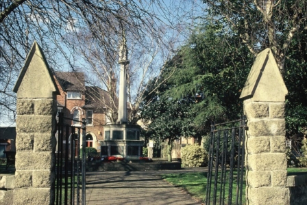 Bridgford Rd, War Memorial 2005