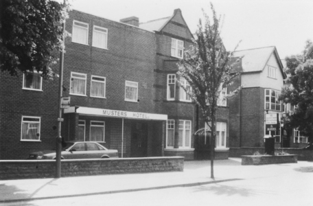 Musters Rd, Musters Hotel c1990