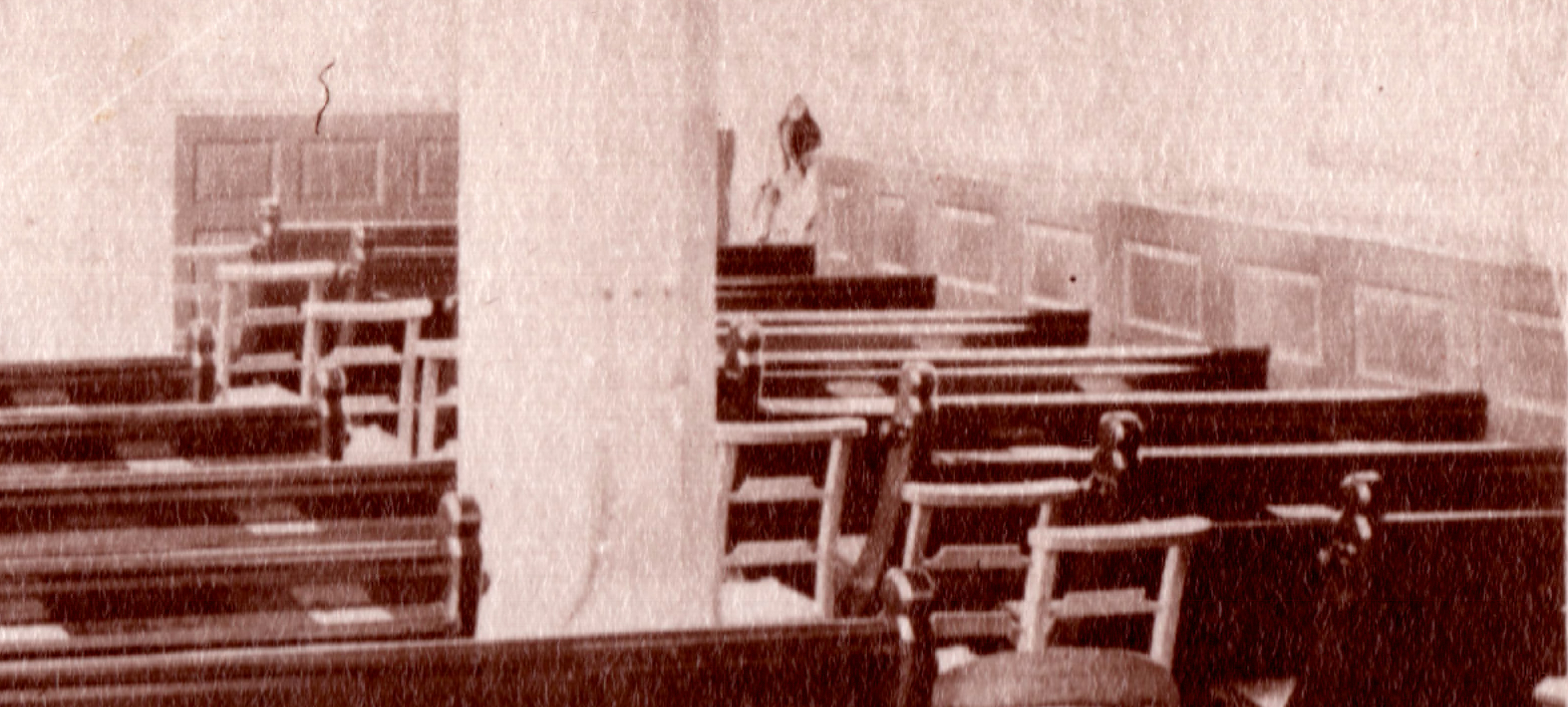 p02-interior-18xx-box-pews