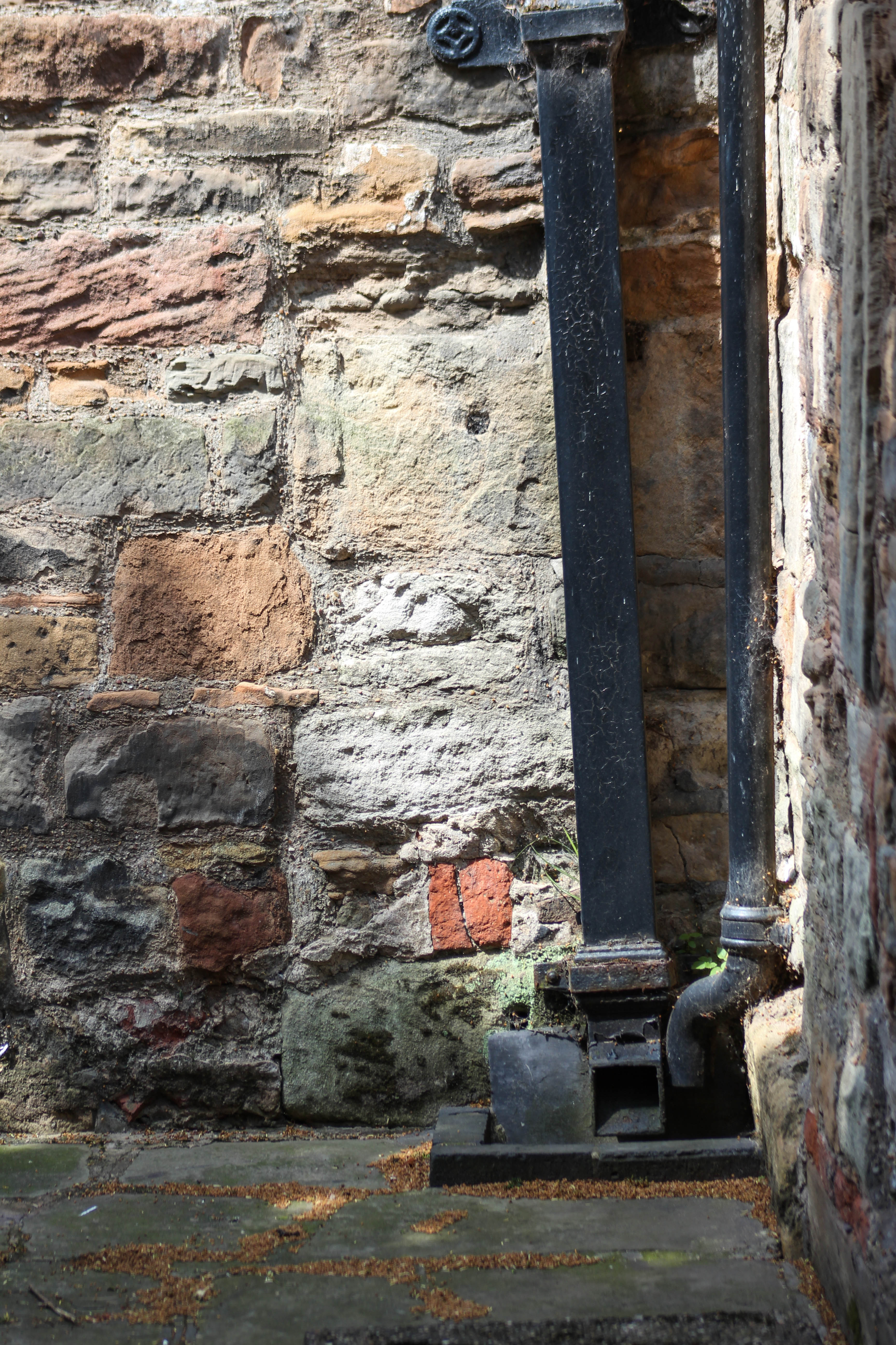 bellringers-doorway